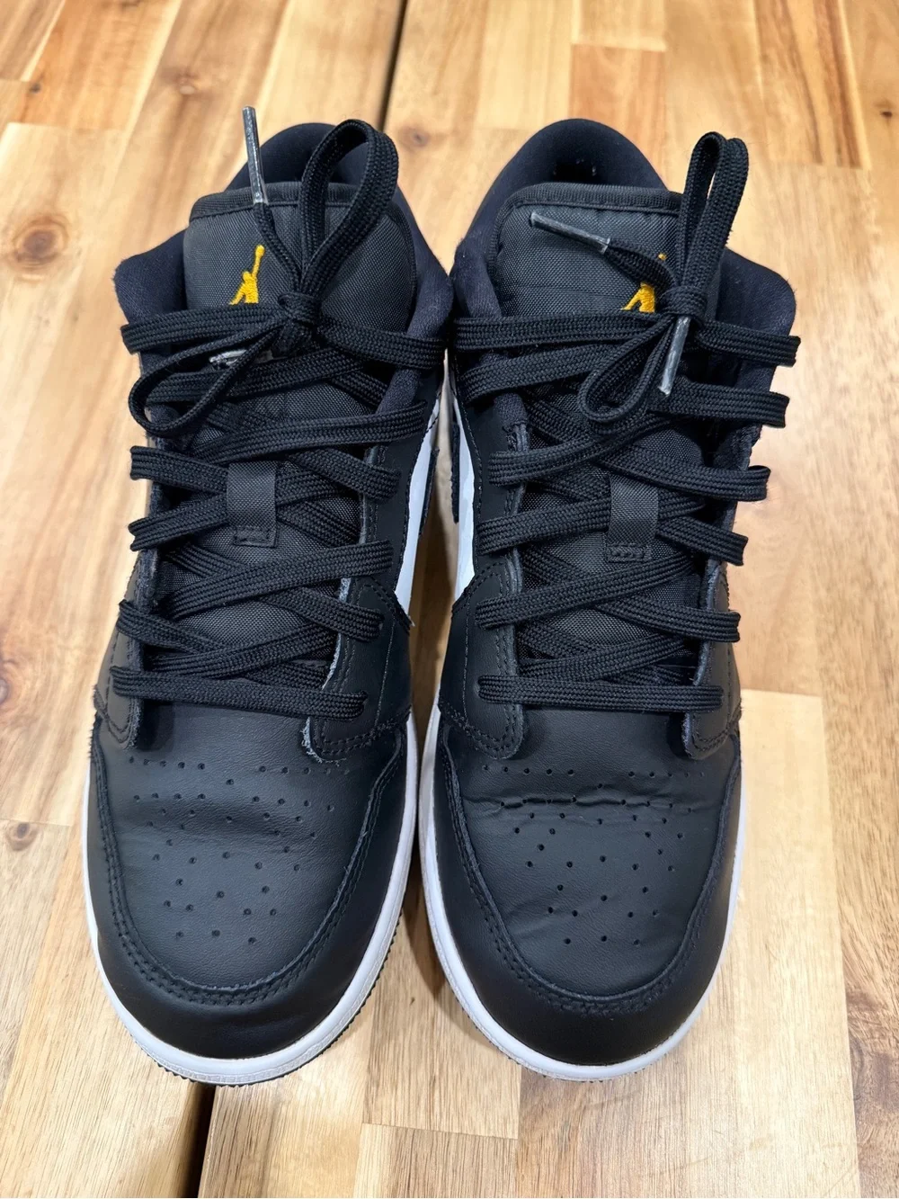 Jordon 1 low holographic